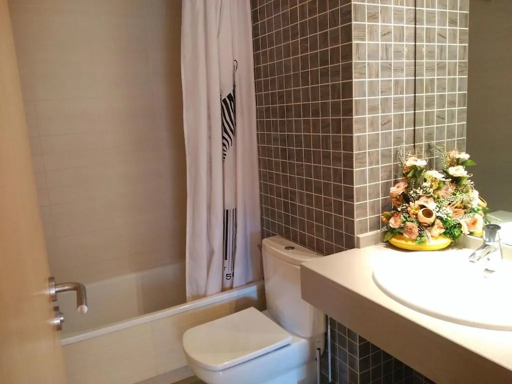 Apartment Luxury Flat, 3 Bedrooms, 2 Bathrooms And Swimming Pool Next To The Beach!! Sant Adria de Besos